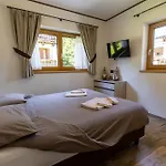 Chalet Sunshine
